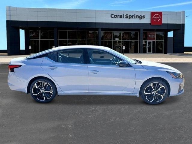 2025 Nissan Altima SR