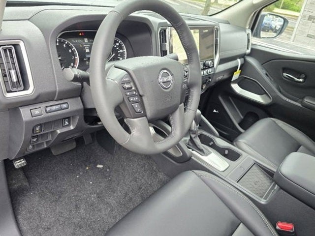 2025 Nissan Frontier Crew Cab SL