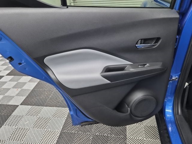 2022 Nissan Kicks SR