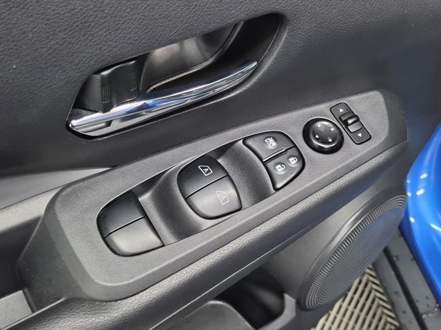 2022 Nissan Kicks SR