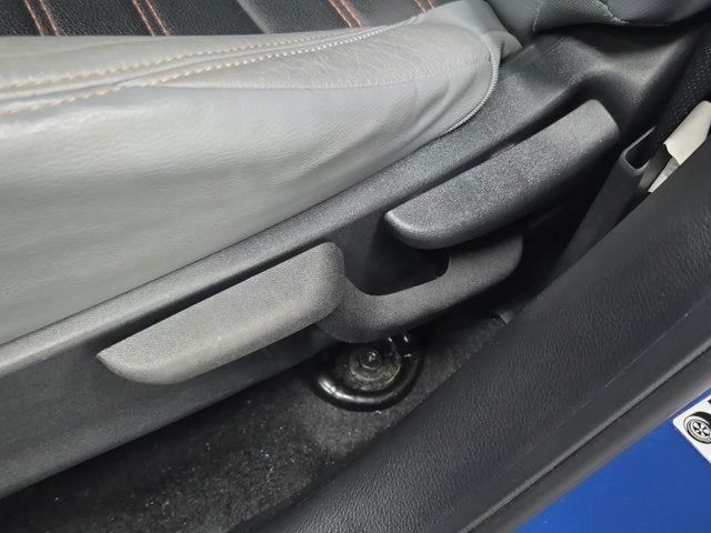 2022 Nissan Kicks SR