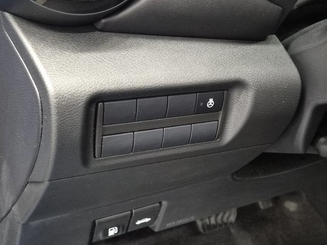 2022 Nissan Kicks SR