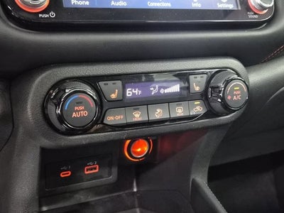 2022 Nissan Kicks SR