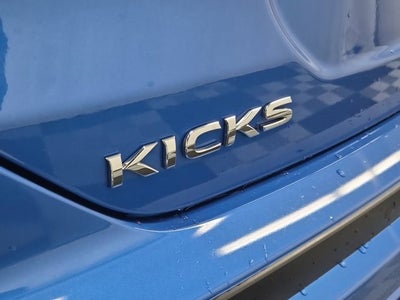 2022 Nissan Kicks SR