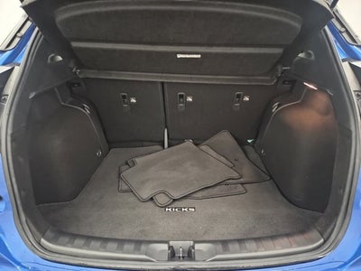 2022 Nissan Kicks SR