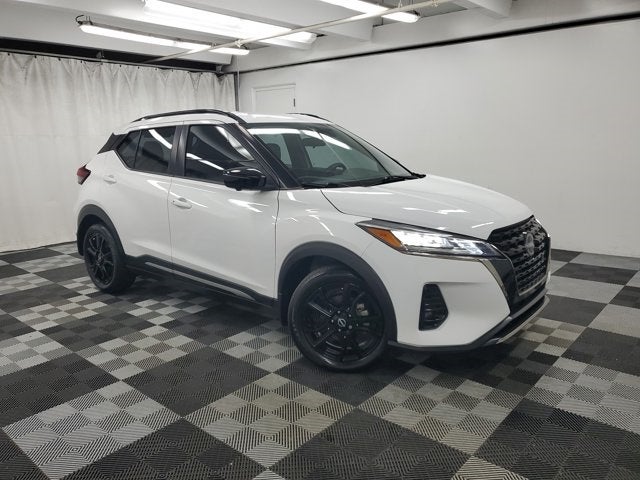 2023 Nissan Kicks SR
