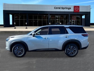 2025 Nissan Pathfinder SV