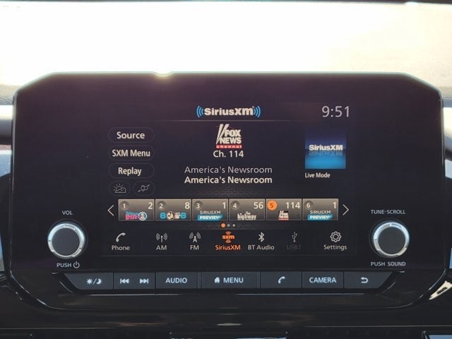 2025 Nissan Pathfinder SV