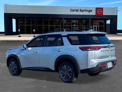 2025 Nissan Pathfinder SV