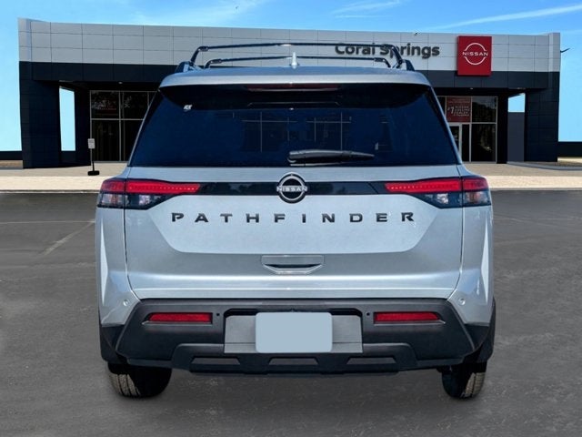 2025 Nissan Pathfinder SV