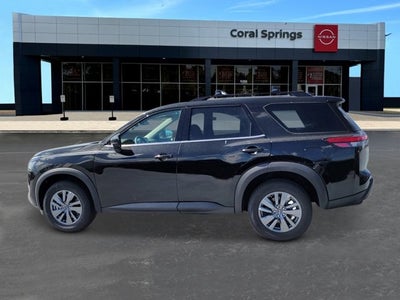 2025 Nissan Pathfinder SV