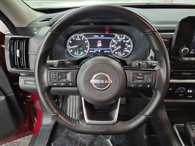 2022 Nissan Pathfinder SV