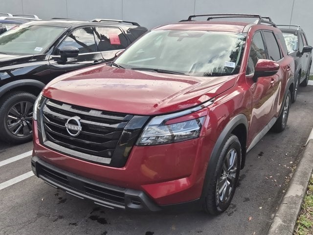 2022 Nissan Pathfinder SV