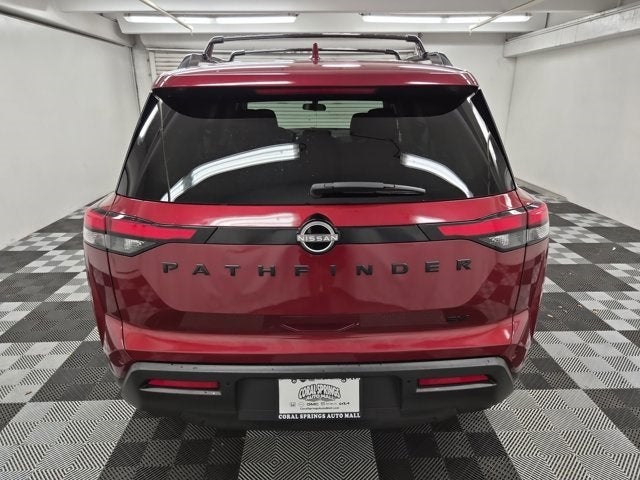2022 Nissan Pathfinder SV