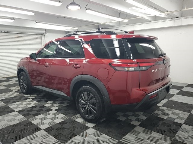 2022 Nissan Pathfinder SV