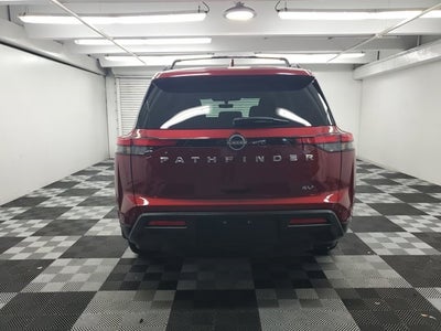 2022 Nissan Pathfinder SV