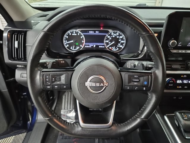 2022 Nissan Pathfinder SV