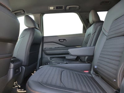 2025 Nissan Pathfinder Rock Creek®