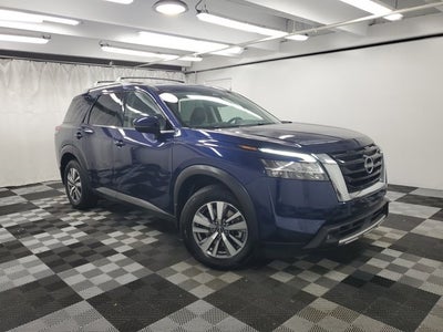2022 Nissan Pathfinder SL