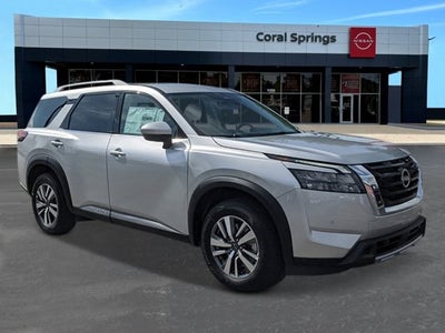 2025 Nissan Pathfinder SL