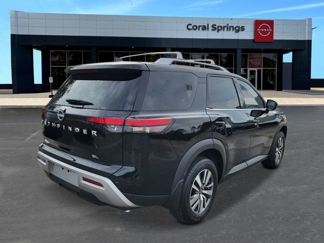 2025 Nissan Pathfinder SL