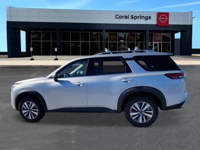 2025 Nissan Pathfinder SL