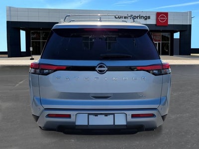 2025 Nissan Pathfinder SL