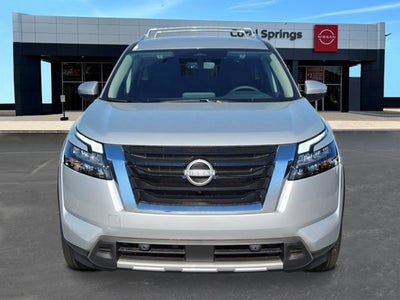 2025 Nissan Pathfinder SL