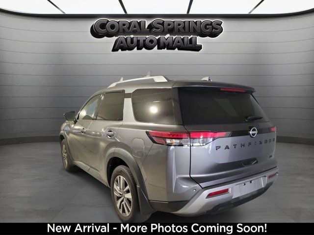 2024 Nissan Pathfinder SL
