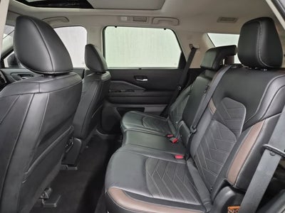2022 Nissan Pathfinder Platinum