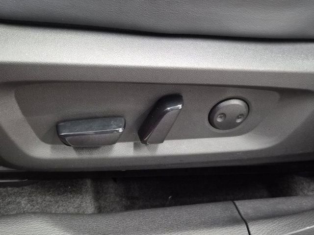 2023 Mitsubishi Outlander PHEV SE