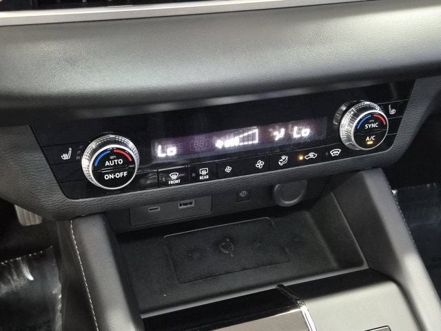 2023 Mitsubishi Outlander PHEV SE