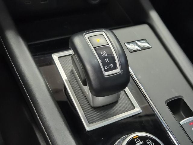 2023 Mitsubishi Outlander PHEV SE