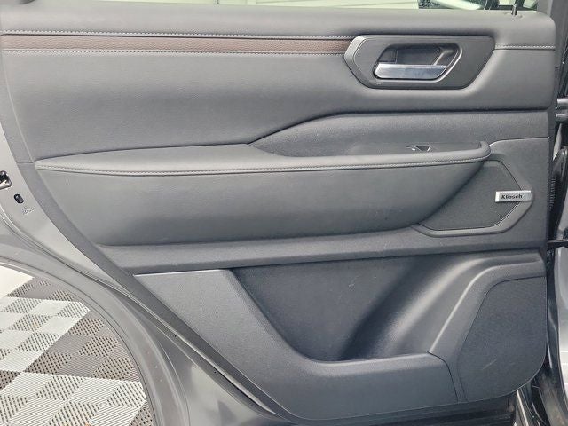 2025 Nissan Armada SL