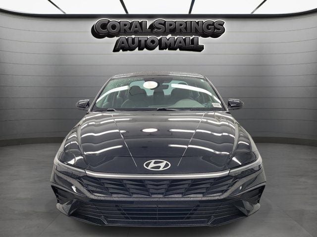 2025 Hyundai Elantra SE