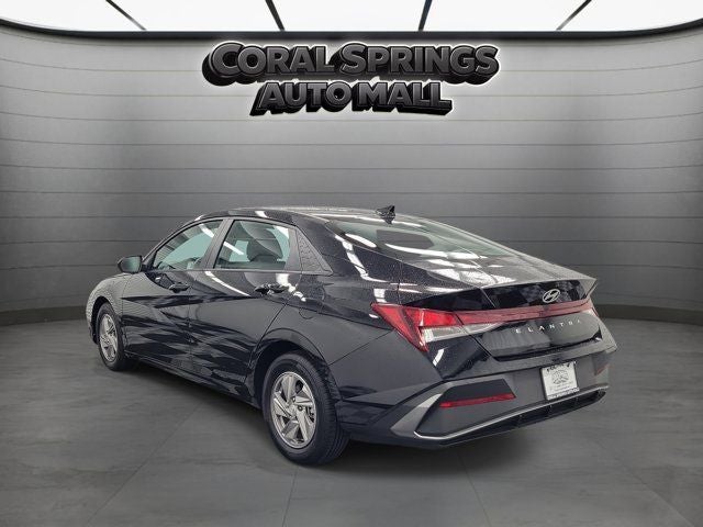 2025 Hyundai Elantra SE