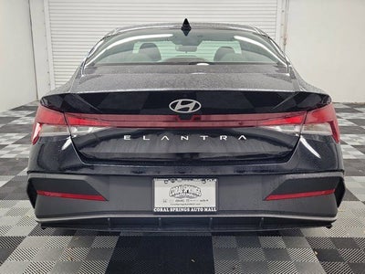 2025 Hyundai Elantra SE