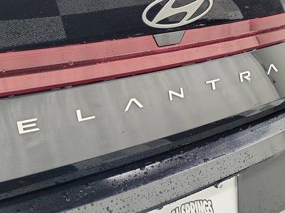 2025 Hyundai Elantra SE