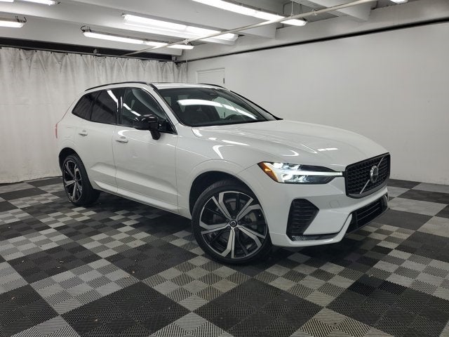 2022 Volvo XC60 B6 R-Design