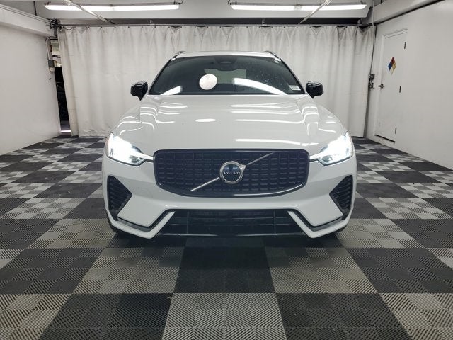 2022 Volvo XC60 B6 R-Design