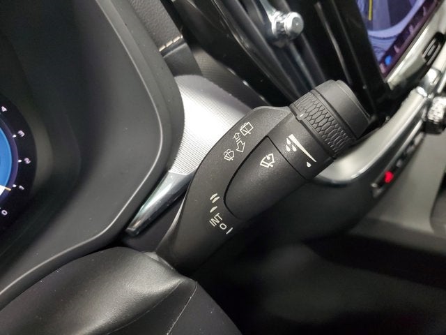 2022 Volvo XC60 B6 R-Design