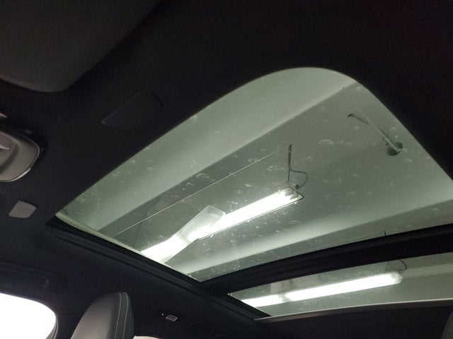 2022 Volvo XC60 B6 R-Design