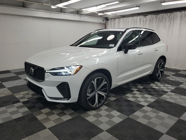 2022 Volvo XC60 B6 R-Design