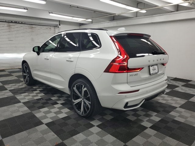 2022 Volvo XC60 B6 R-Design