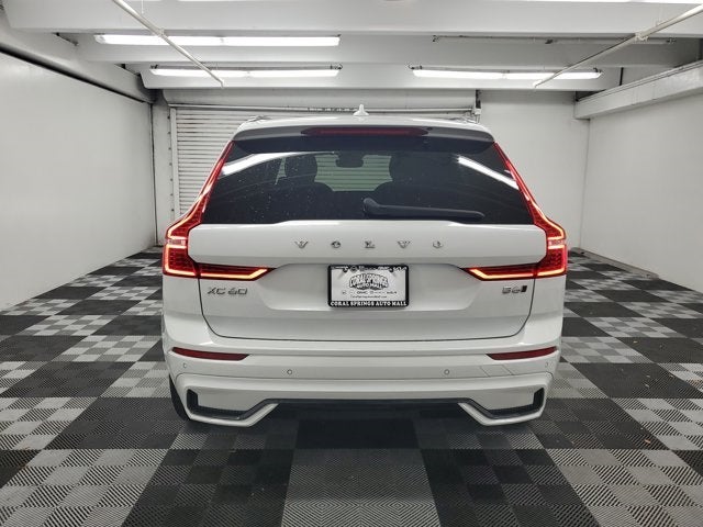 2022 Volvo XC60 B6 R-Design