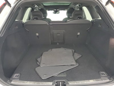 2022 Volvo XC60 B6 R-Design