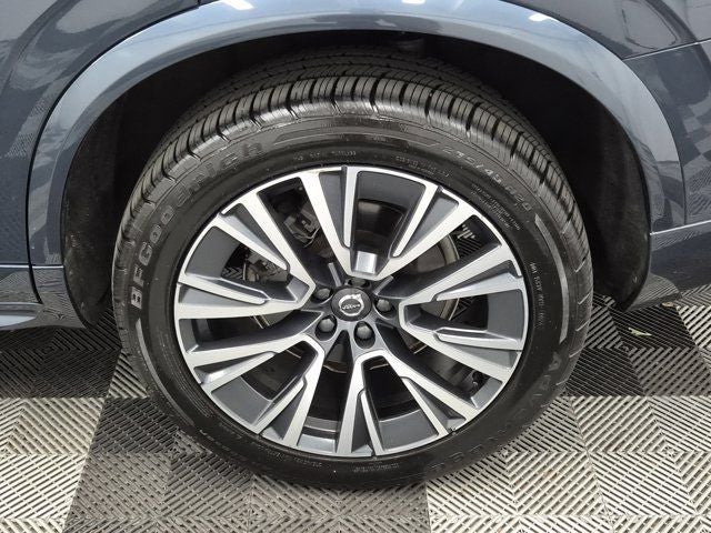 2022 Volvo XC90 T5 Momentum