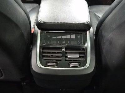 2022 Volvo XC90 T5 Momentum