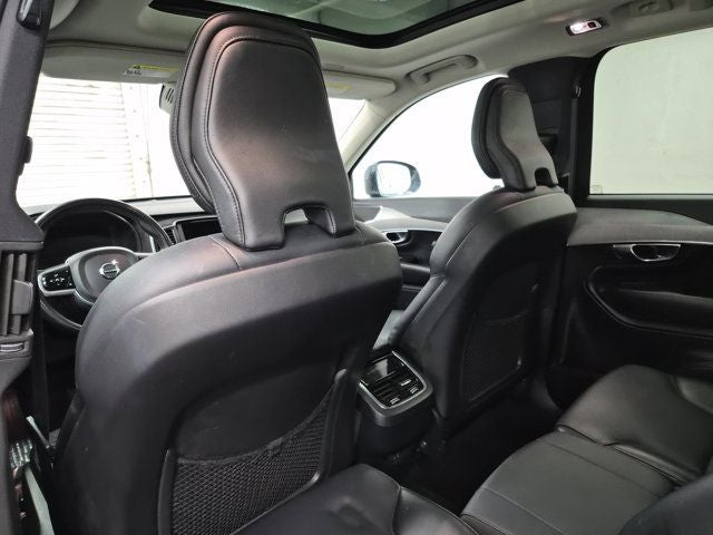 2022 Volvo XC90 T5 Momentum