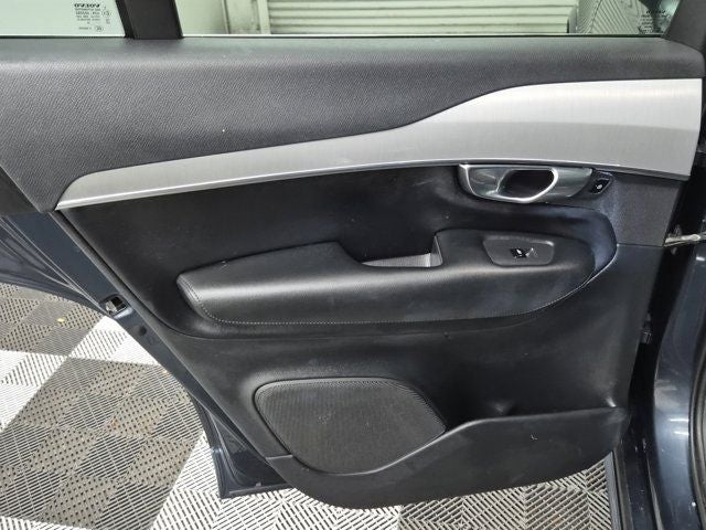 2022 Volvo XC90 T5 Momentum